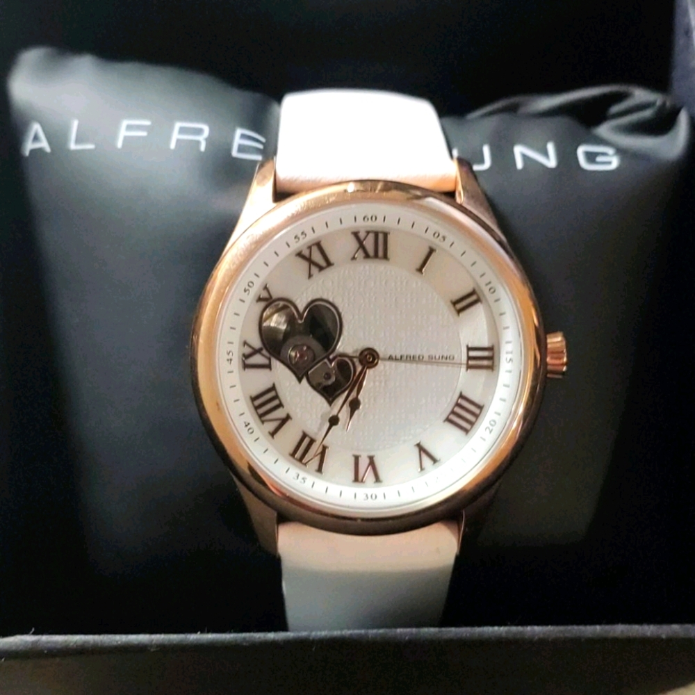 Alfred Sung watch